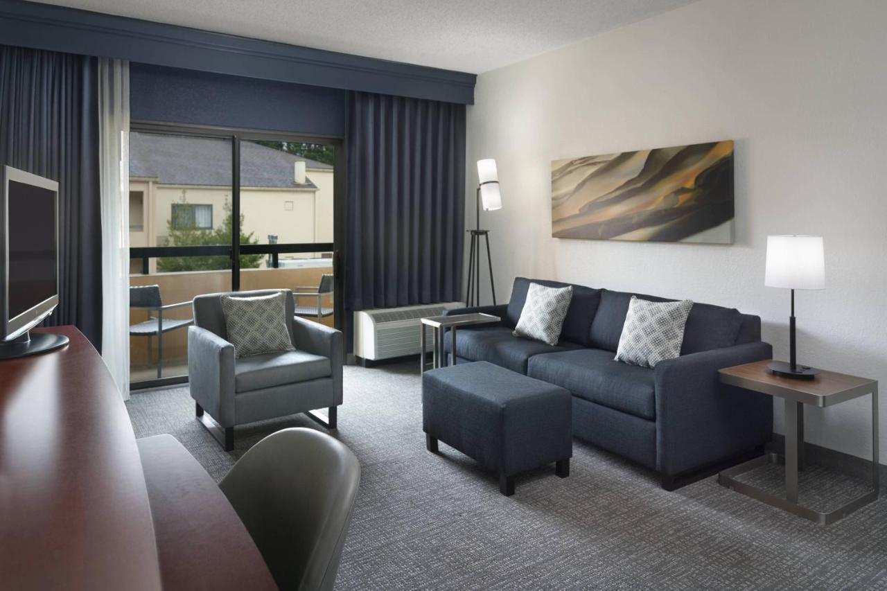 מלון Courtyard Charlotte Arrowood מראה חיצוני תמונה