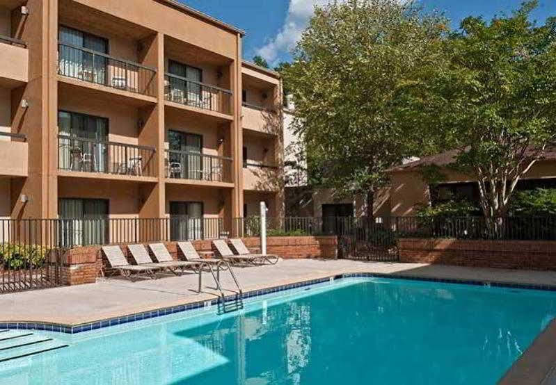 מלון Courtyard Charlotte Arrowood מראה חיצוני תמונה